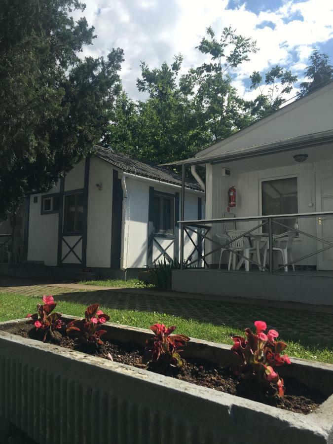Fenyves Family Rooms And Bungalows Hajduszoboszlo Exterior photo